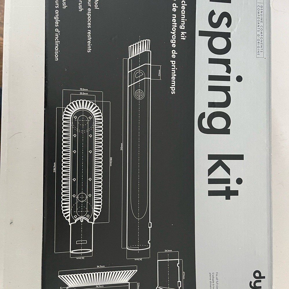 Dyson Black and White Cleaning Kit